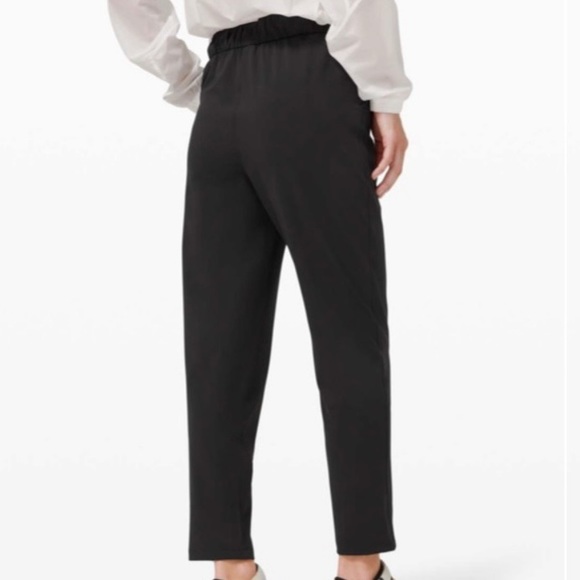 Lululemon joggers in very good pre owned condition - Picture 3 of 8